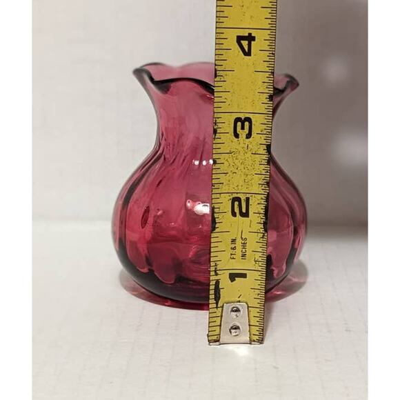 Vintage Cranberry Miniature Vase Flare Petaled Neck Pilgrim or Fenton Glass Pink - Picture 3 of 4